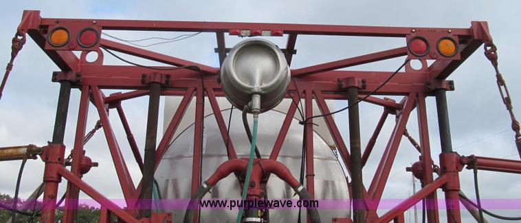 image for item G2159 1999 Case IH Titan FLX3300 self-propelled sprayer