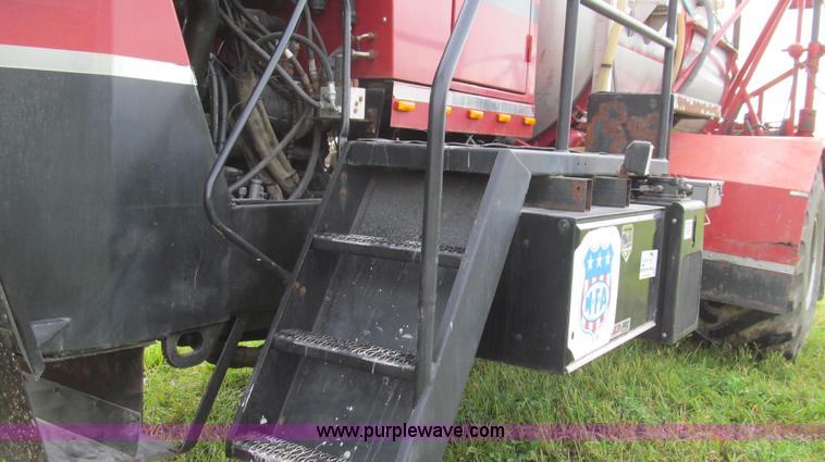 image for item G2159 1999 Case IH Titan FLX3300 self-propelled sprayer