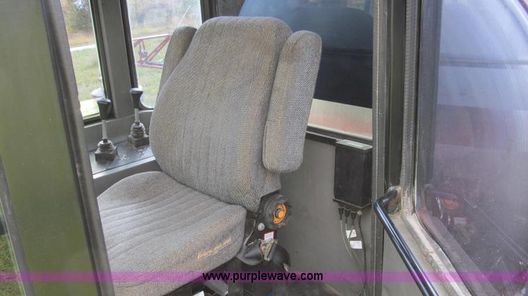 image for item G2159 1999 Case IH Titan FLX3300 self-propelled sprayer