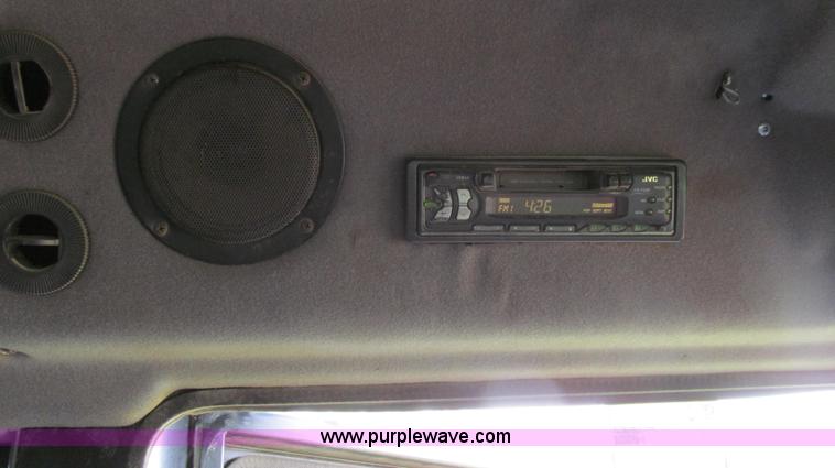 image for item G2159 1999 Case IH Titan FLX3300 self-propelled sprayer