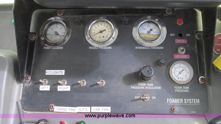 image for item G2159 1999 Case IH Titan FLX3300 self-propelled sprayer