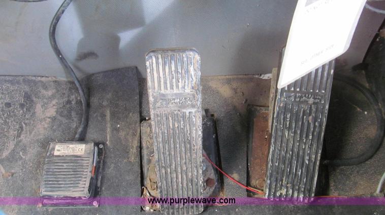 image for item G2159 1999 Case IH Titan FLX3300 self-propelled sprayer