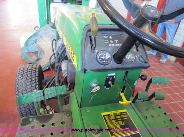 image for item G4291 1991 John Deere 755 MFWD tractor