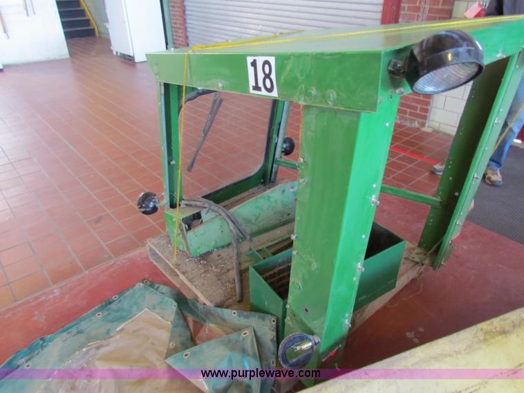 image for item G4291 1991 John Deere 755 MFWD tractor