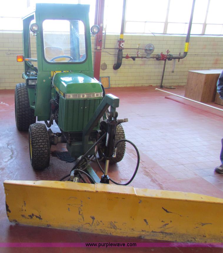 image for item G4292 1991 John Deere 755 MFWD tractor