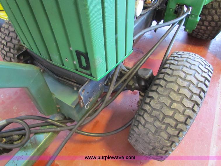 image for item G4292 1991 John Deere 755 MFWD tractor