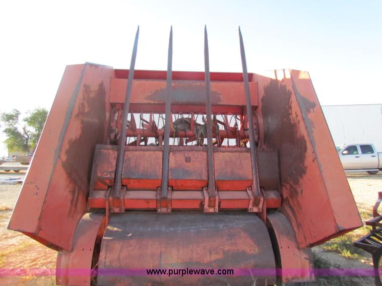 image for item G4313 Hesston StakProcessor 10 hay bale processor