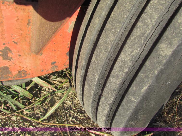 image for item G4313 Hesston StakProcessor 10 hay bale processor