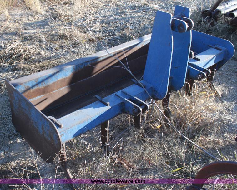 image for item G4319 Three point steel box blade