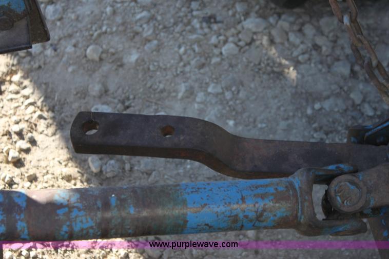 image for item G4330 1974 Ford 2000 tractor