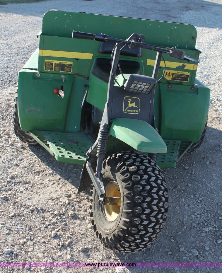 image for item G4332 John Deere AMT600 utility vehicle