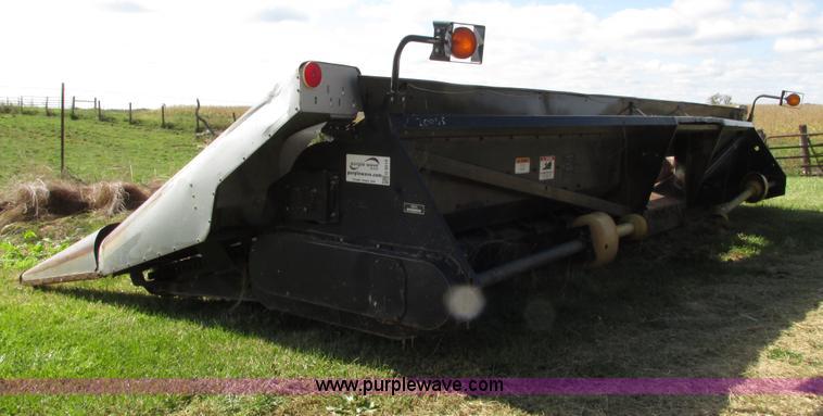 image for item G9219 1997 AGCO 830 8RN corn head