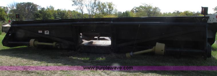 image for item G9219 1997 AGCO 830 8RN corn head