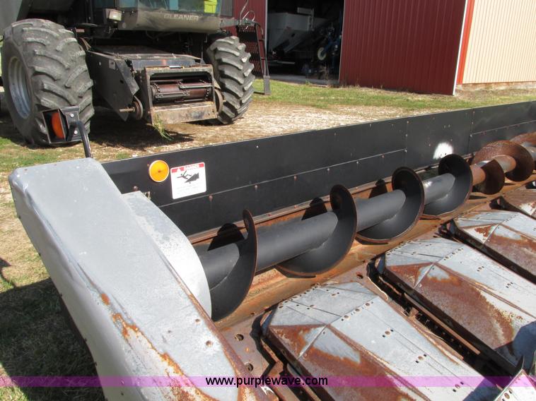 image for item G9219 1997 AGCO 830 8RN corn head