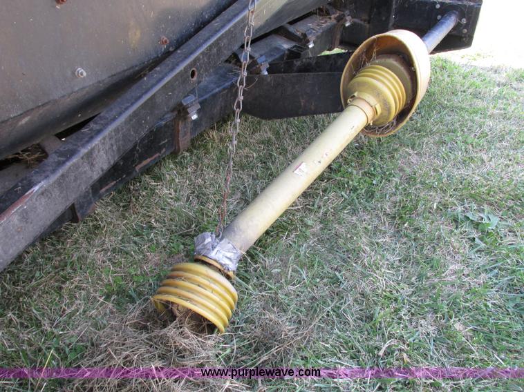 image for item G9219 1997 AGCO 830 8RN corn head