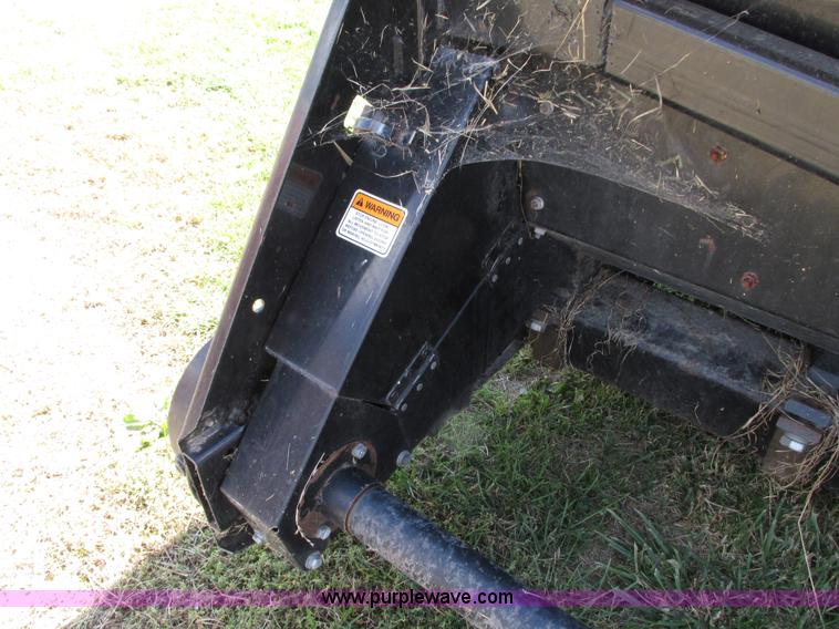 image for item G9219 1997 AGCO 830 8RN corn head