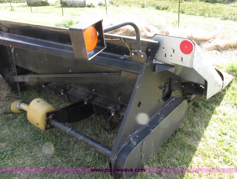 image for item G9219 1997 AGCO 830 8RN corn head