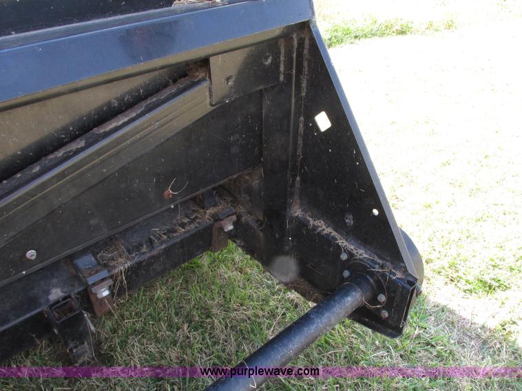 image for item G9219 1997 AGCO 830 8RN corn head