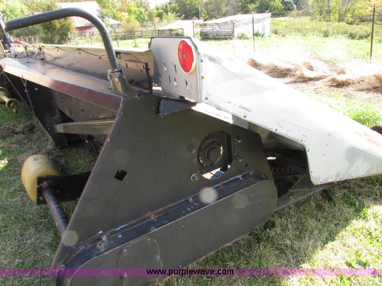 image for item G9219 1997 AGCO 830 8RN corn head