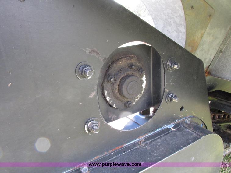 image for item G9219 1997 AGCO 830 8RN corn head