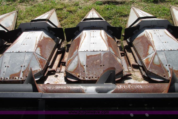 image for item G9219 1997 AGCO 830 8RN corn head