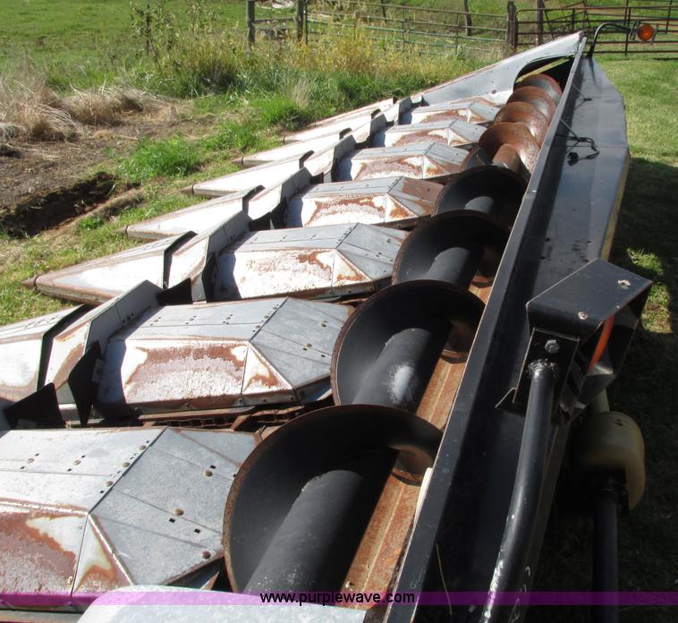 image for item G9219 1997 AGCO 830 8RN corn head