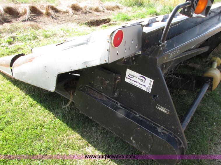 image for item G9219 1997 AGCO 830 8RN corn head