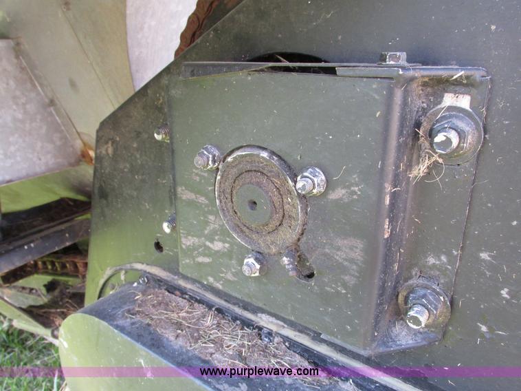 image for item G9219 1997 AGCO 830 8RN corn head