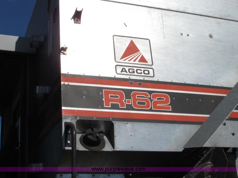 image for item G9221 1993 Gleaner R62 combine