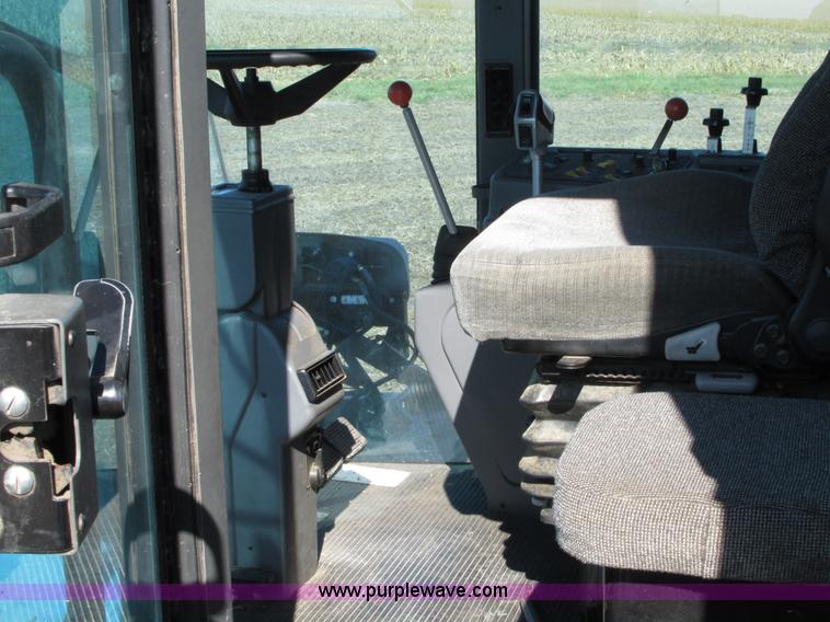 image for item G9221 1993 Gleaner R62 combine