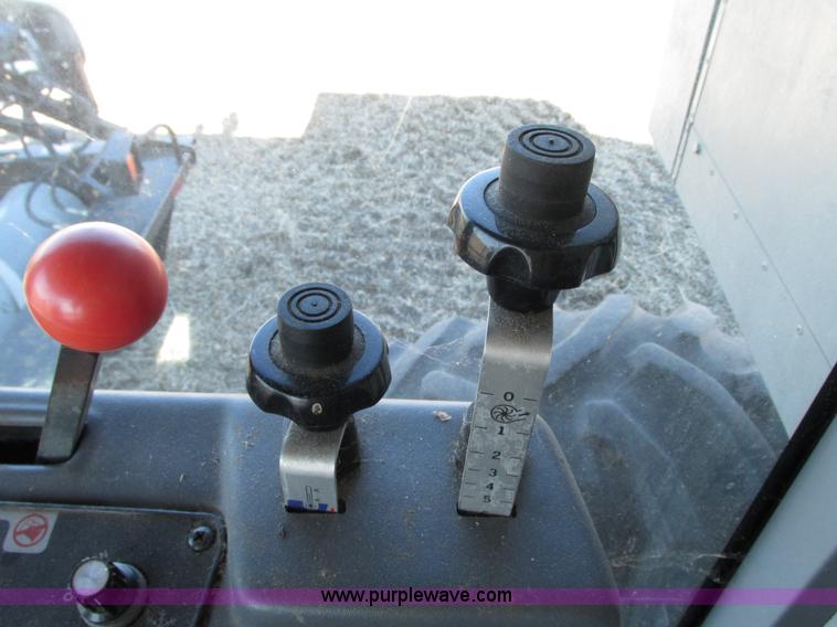 image for item G9221 1993 Gleaner R62 combine