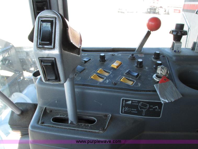 image for item G9221 1993 Gleaner R62 combine