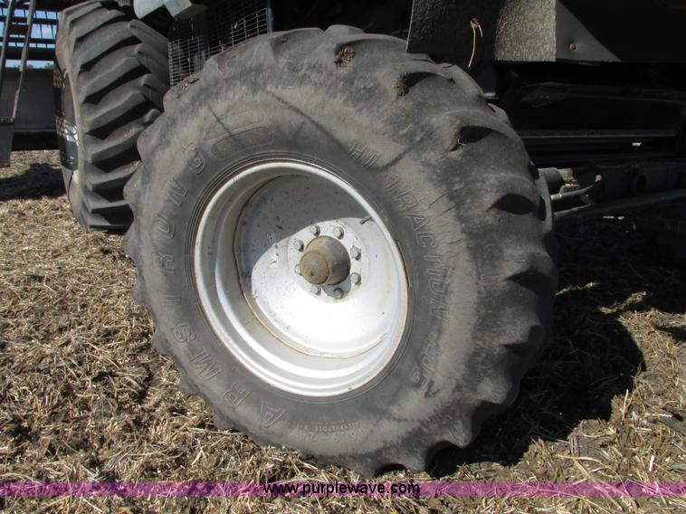 image for item G9221 1993 Gleaner R62 combine