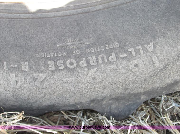 image for item G9221 1993 Gleaner R62 combine