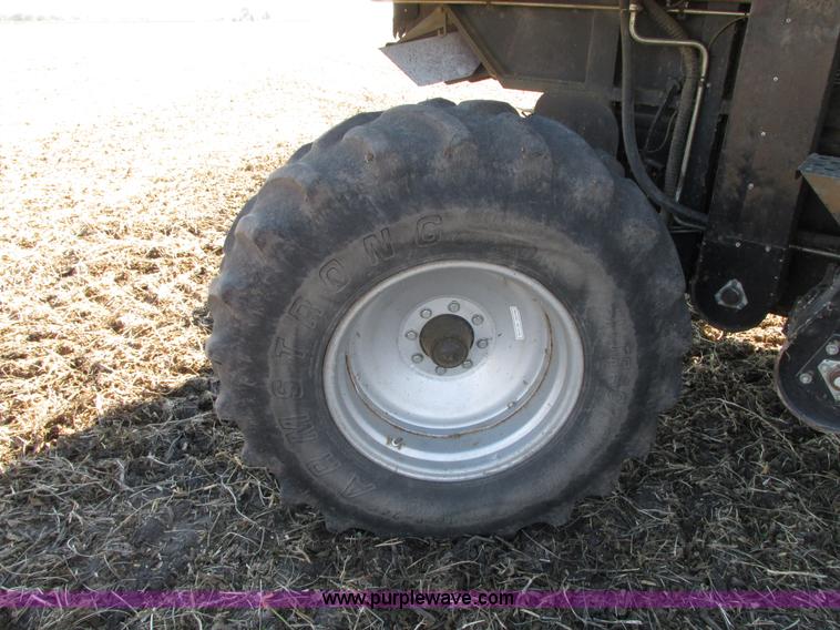 image for item G9221 1993 Gleaner R62 combine