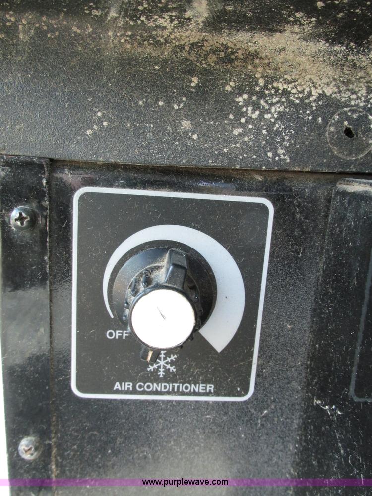 image for item G9221 1993 Gleaner R62 combine