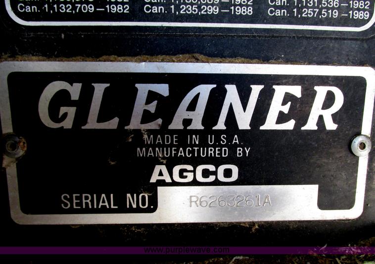 image for item G9221 1993 Gleaner R62 combine