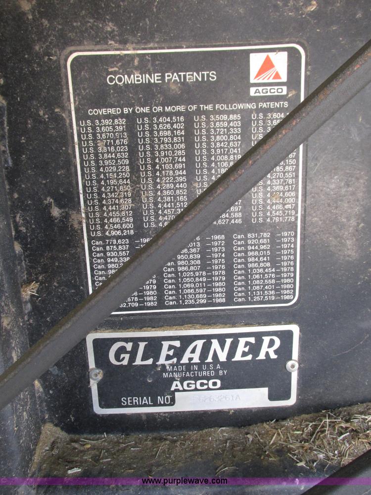 image for item G9221 1993 Gleaner R62 combine