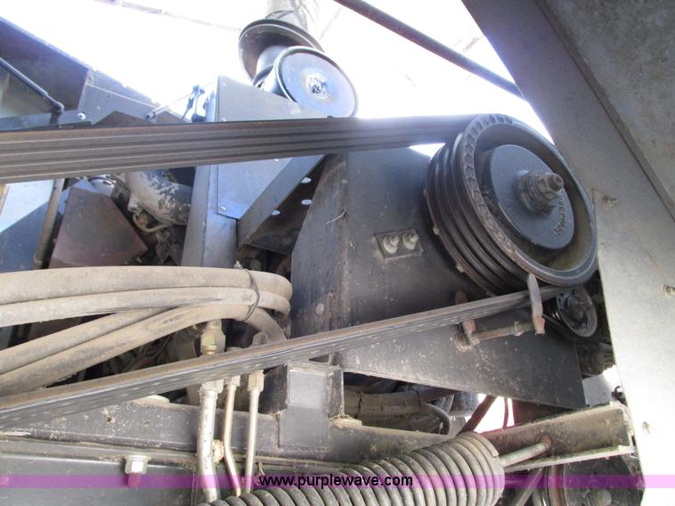 image for item G9221 1993 Gleaner R62 combine