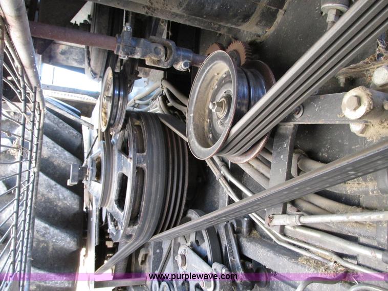 image for item G9221 1993 Gleaner R62 combine