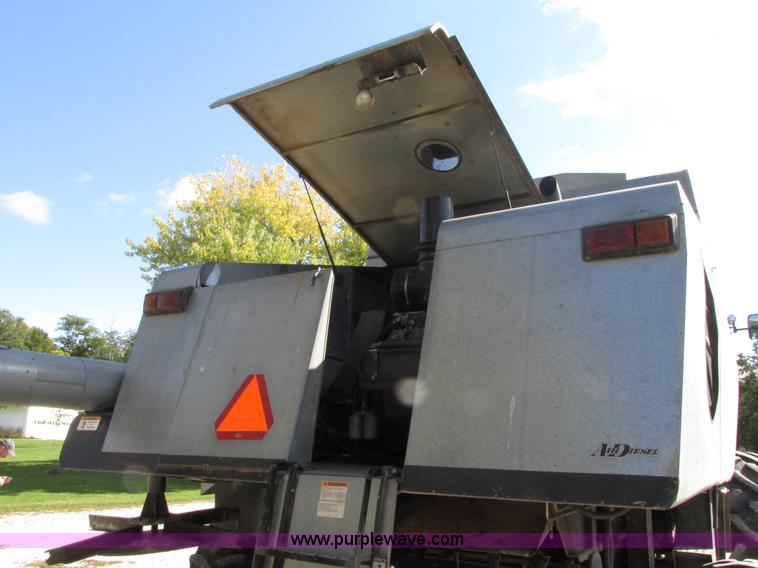 image for item G9221 1993 Gleaner R62 combine