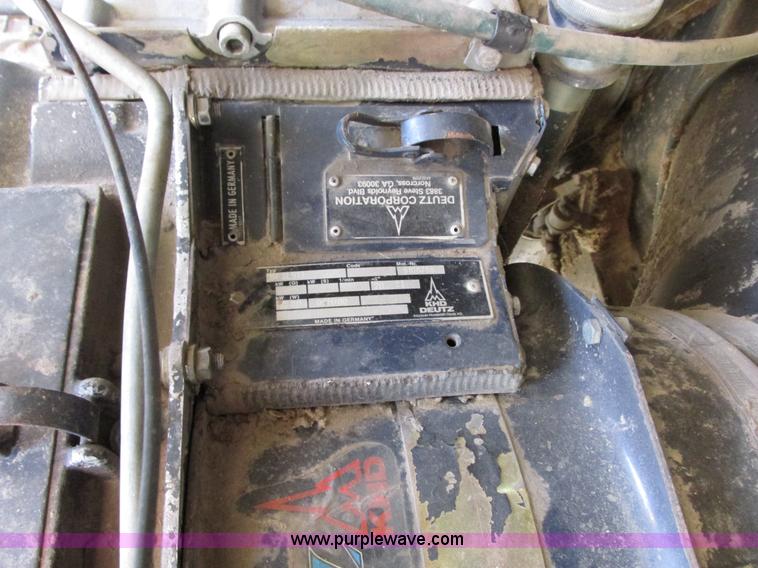 image for item G9221 1993 Gleaner R62 combine