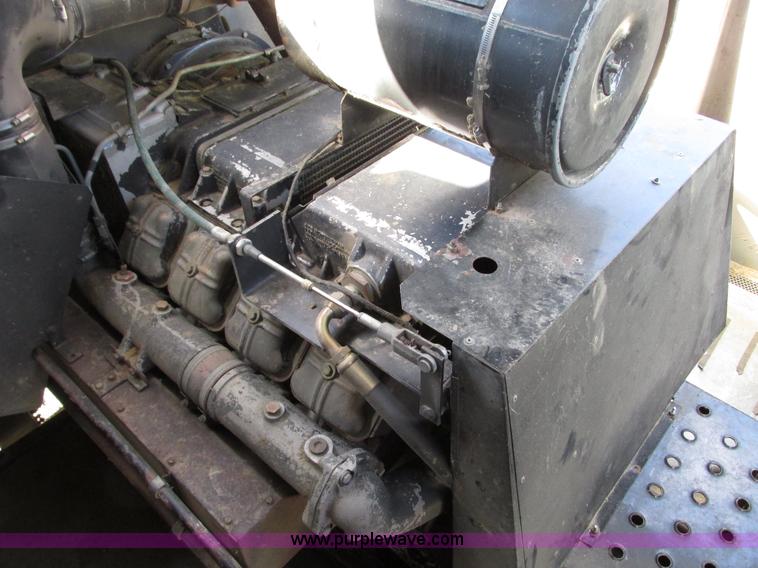 image for item G9221 1993 Gleaner R62 combine