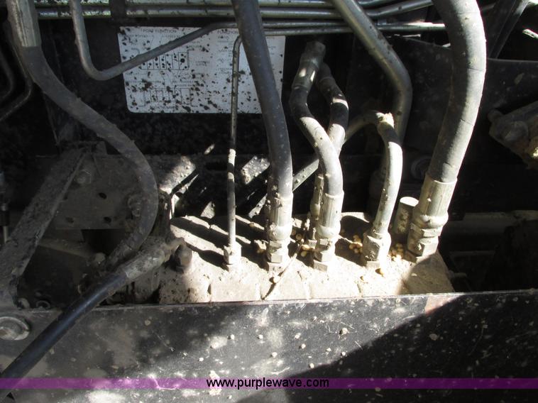 image for item G9221 1993 Gleaner R62 combine