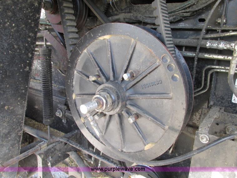 image for item G9221 1993 Gleaner R62 combine