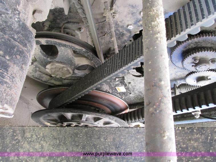 image for item G9221 1993 Gleaner R62 combine