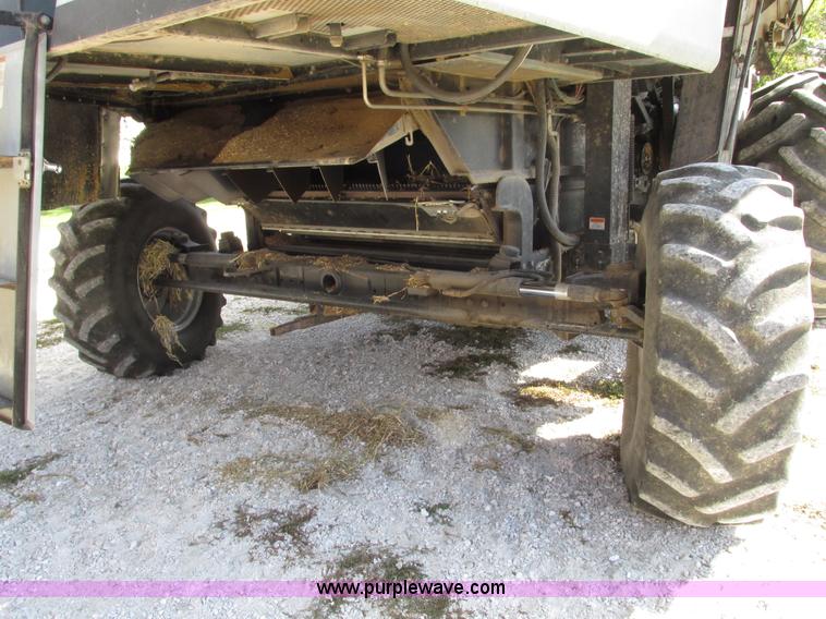 image for item G9221 1993 Gleaner R62 combine