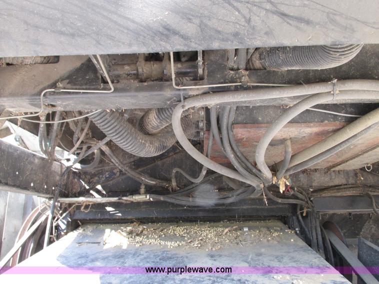 image for item G9221 1993 Gleaner R62 combine