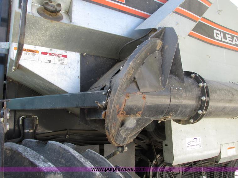 image for item G9221 1993 Gleaner R62 combine