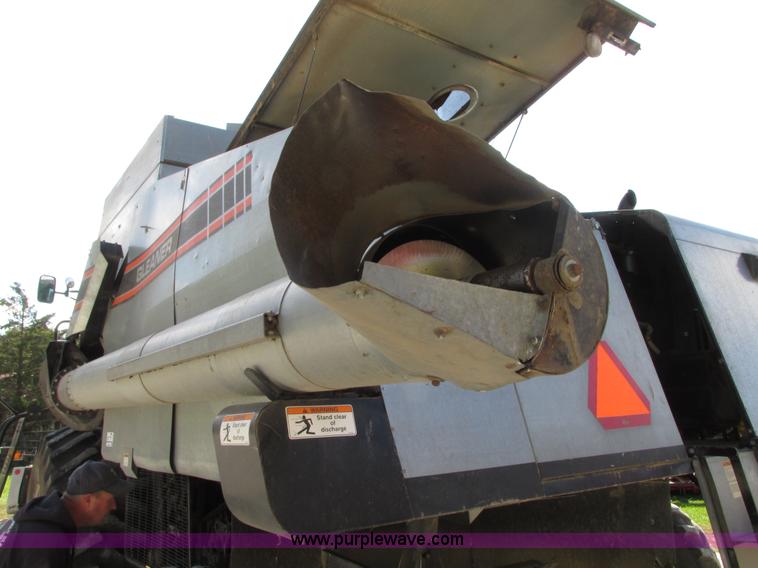 image for item G9221 1993 Gleaner R62 combine